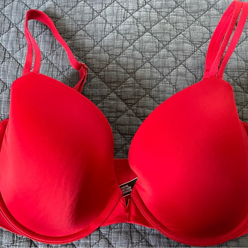 Sexy red Victoria’s Secret VS bra. Only worn a couple of times. Size 34DDD